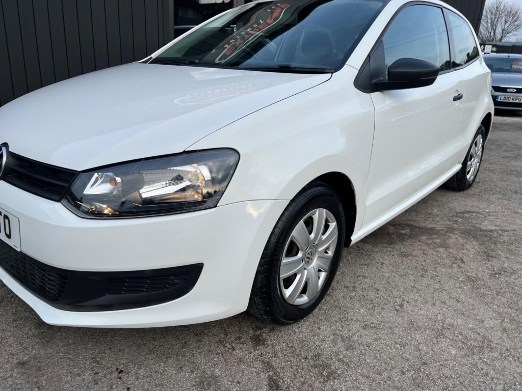 VOLKSWAGEN POLO
