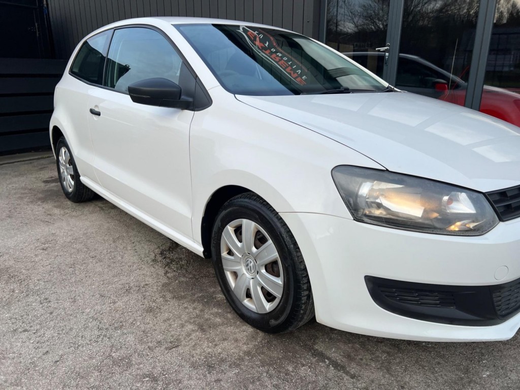 VOLKSWAGEN POLO