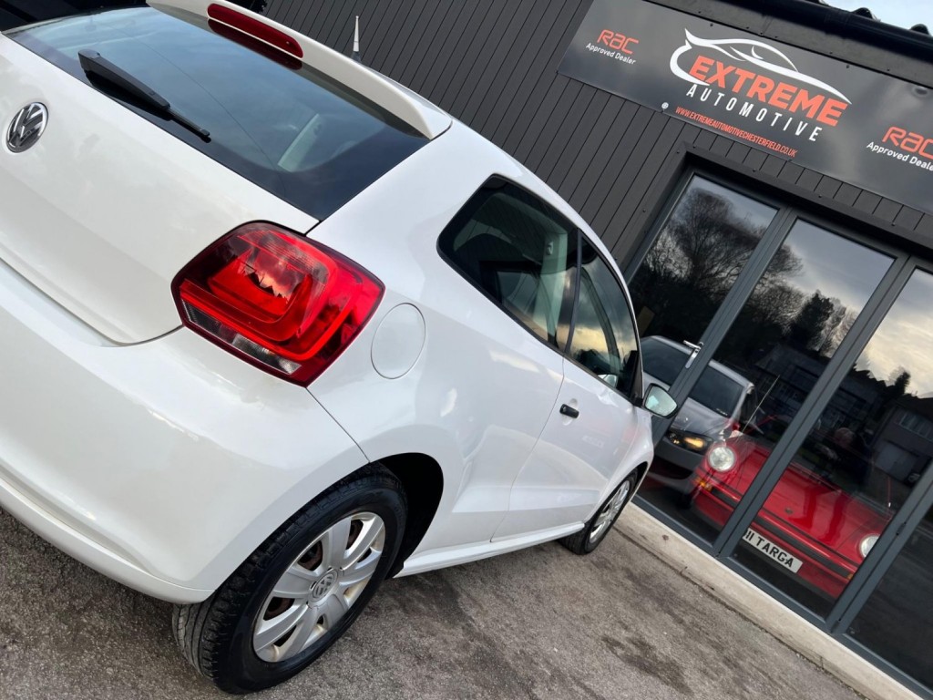 VOLKSWAGEN POLO