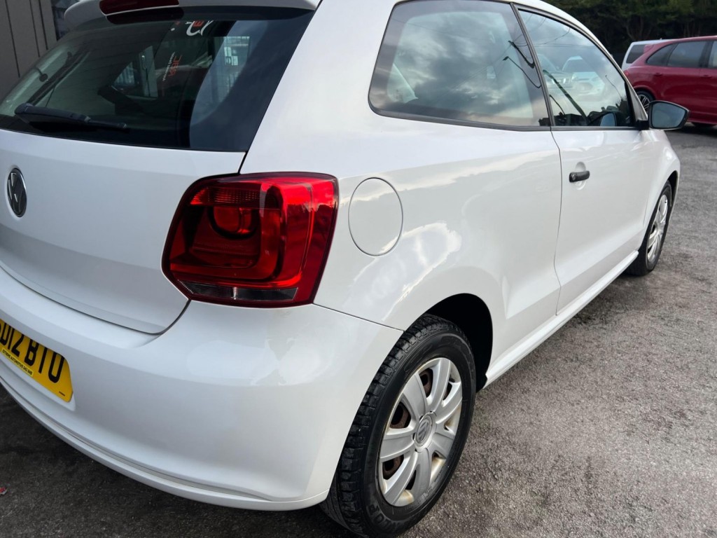 VOLKSWAGEN POLO