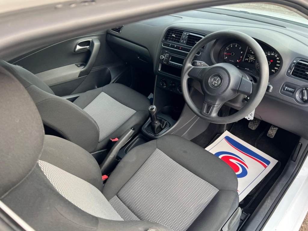 VOLKSWAGEN POLO