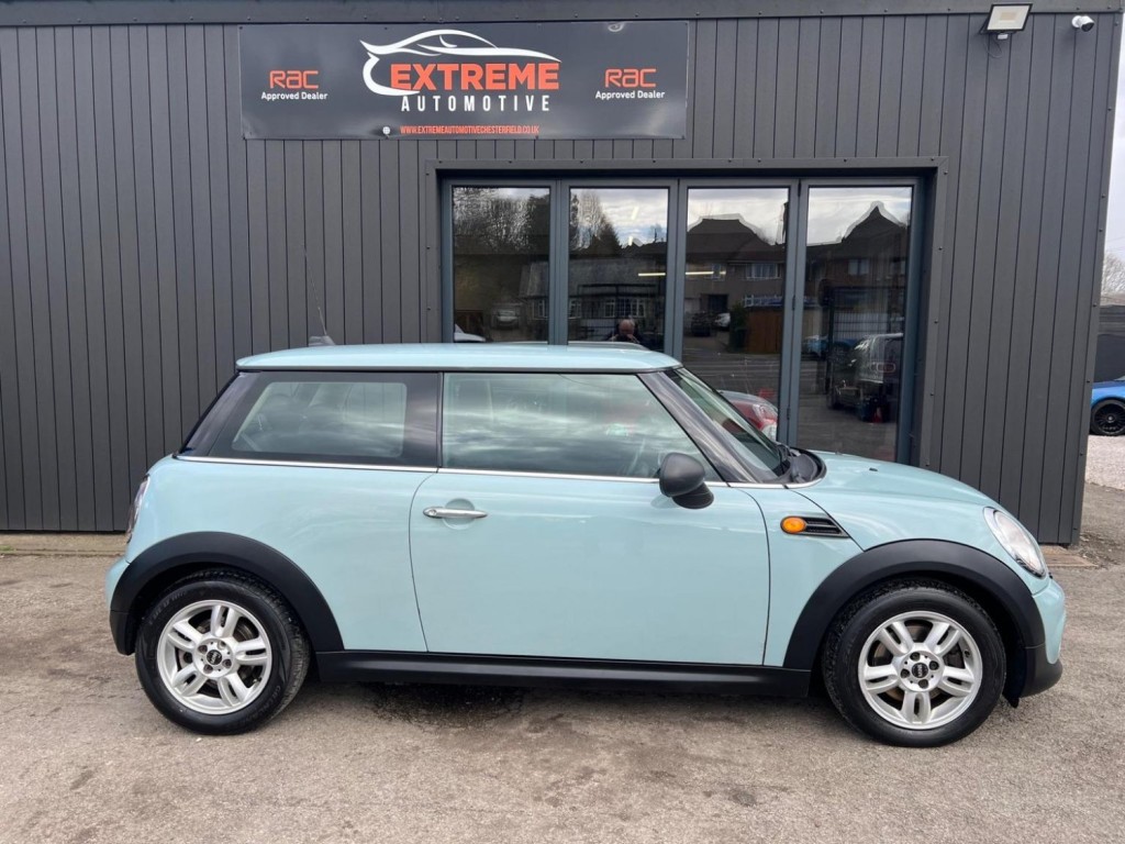 MINI HATCH