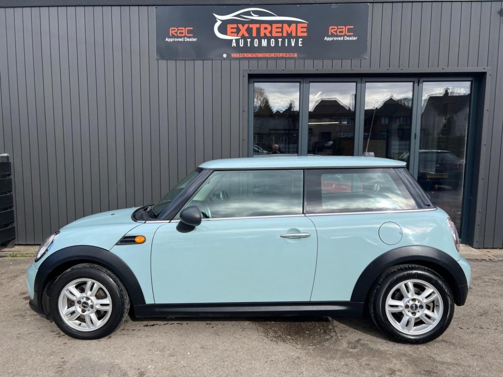 MINI HATCH