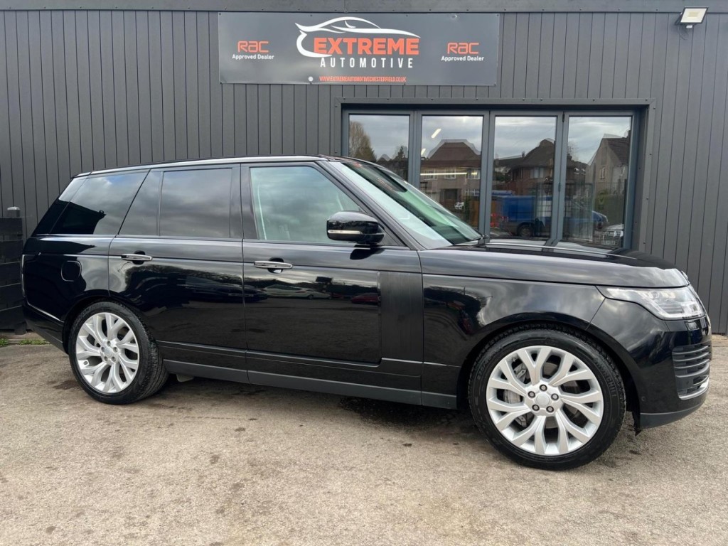 View LAND ROVER RANGE ROVER 3.0 D300 MHEV Vogue SE Auto 4WD Euro 6 (s/s) 5dr