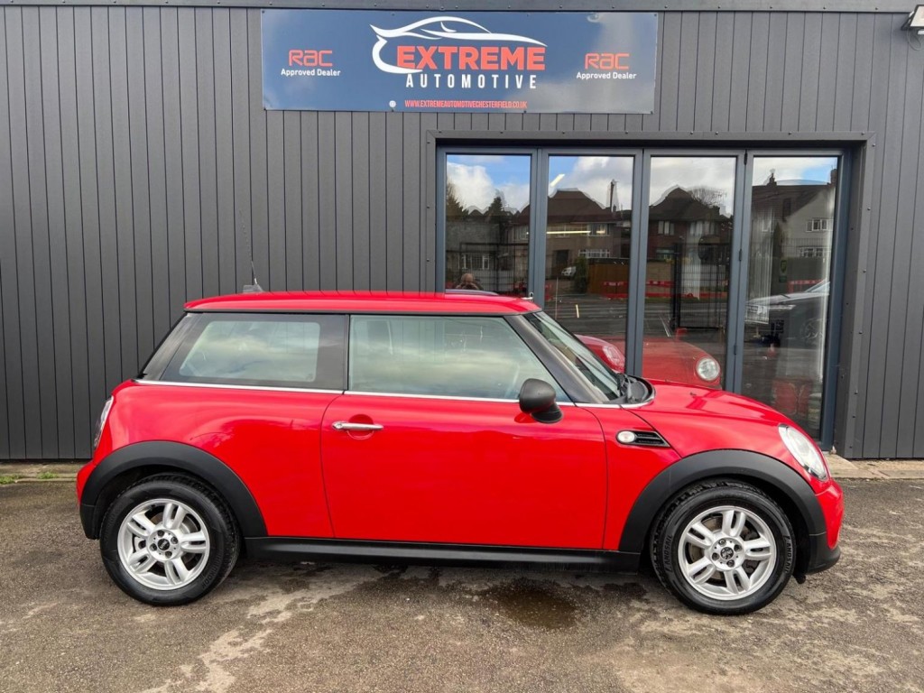 MINI HATCH