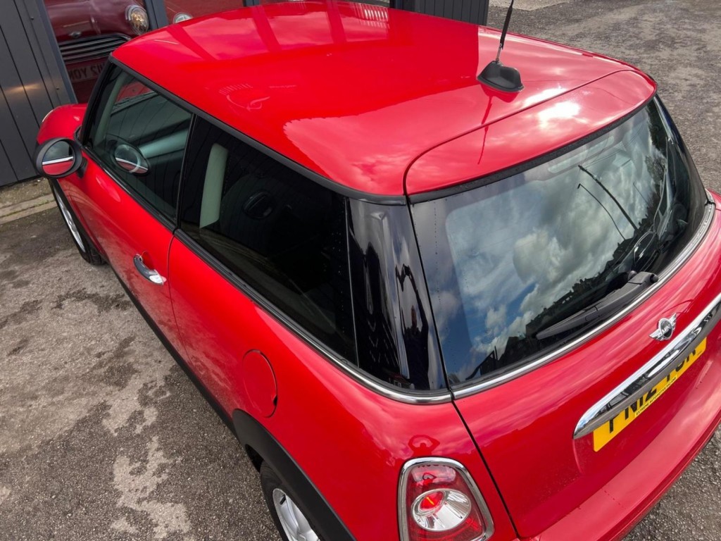 MINI HATCH