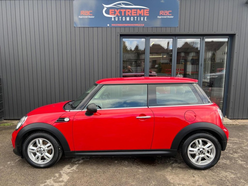 MINI HATCH