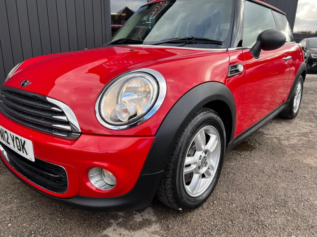 MINI HATCH