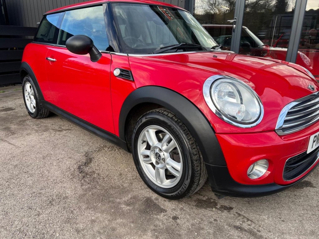 MINI HATCH