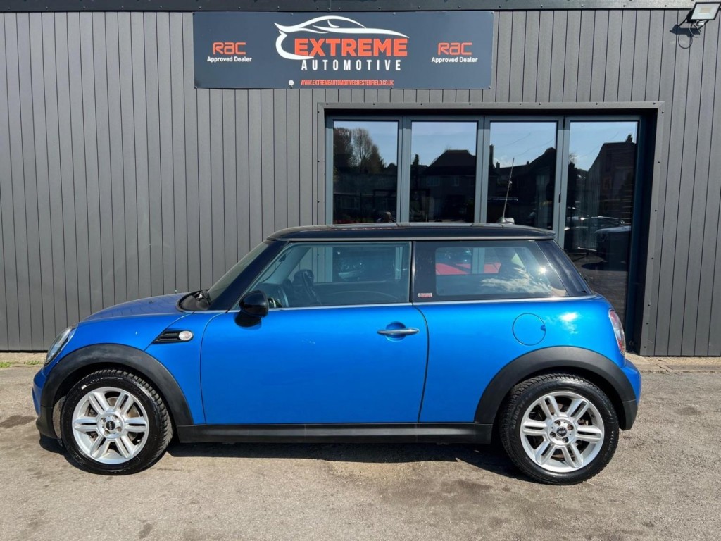 MINI HATCH