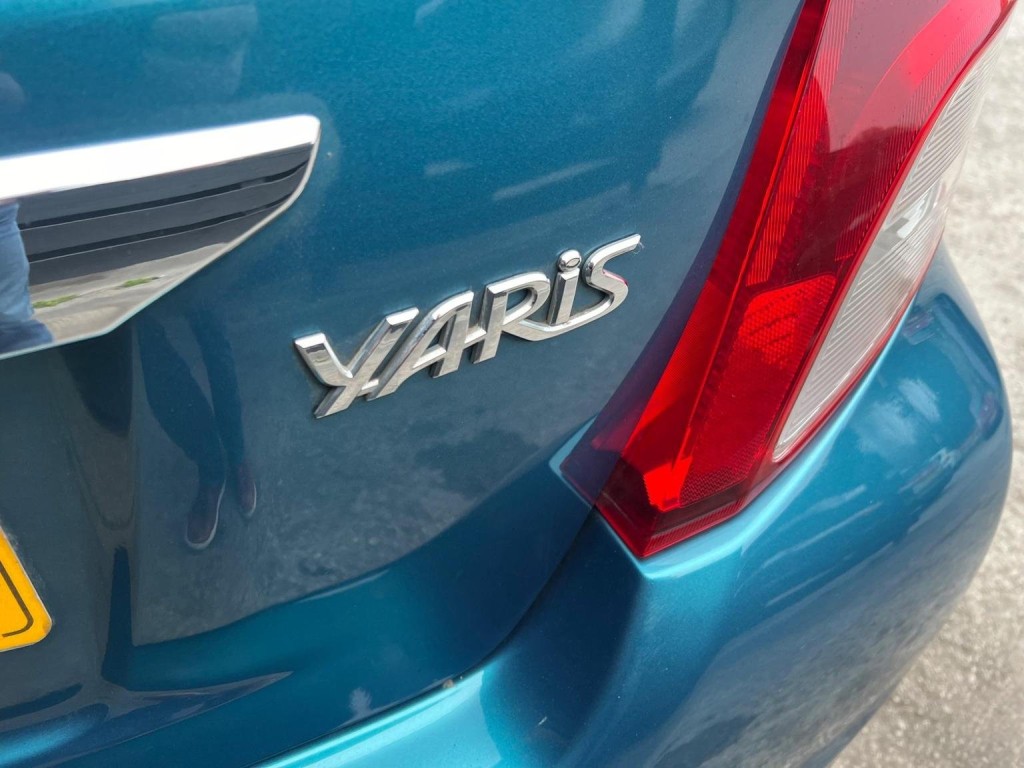TOYOTA YARIS