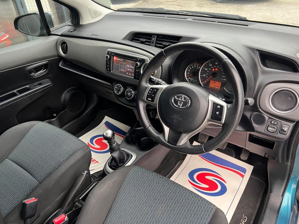 TOYOTA YARIS
