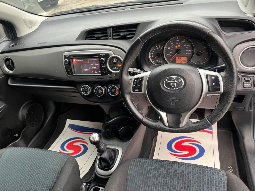 TOYOTA YARIS