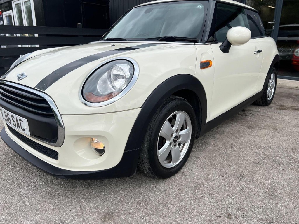 MINI HATCH