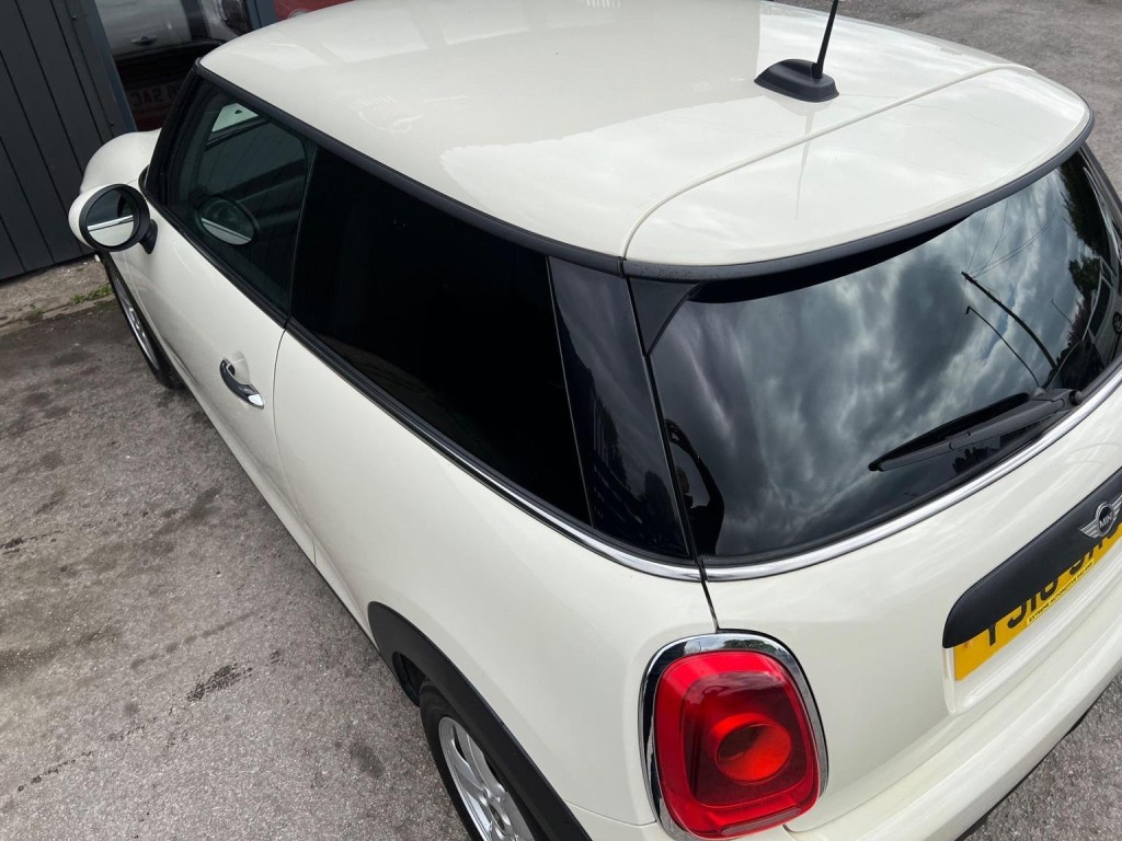 MINI HATCH