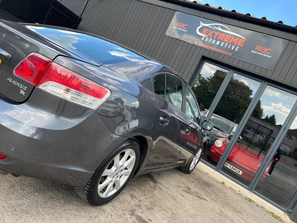 TOYOTA AVENSIS