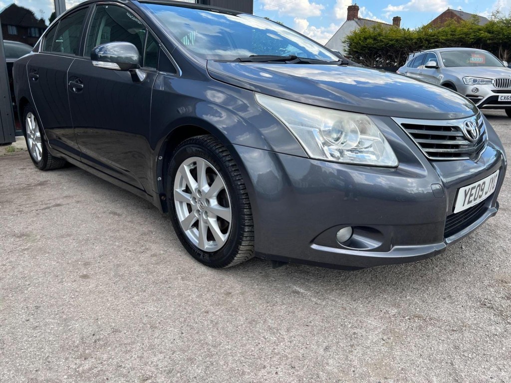 TOYOTA AVENSIS