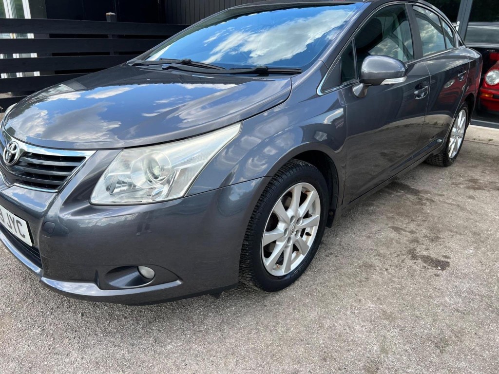 TOYOTA AVENSIS