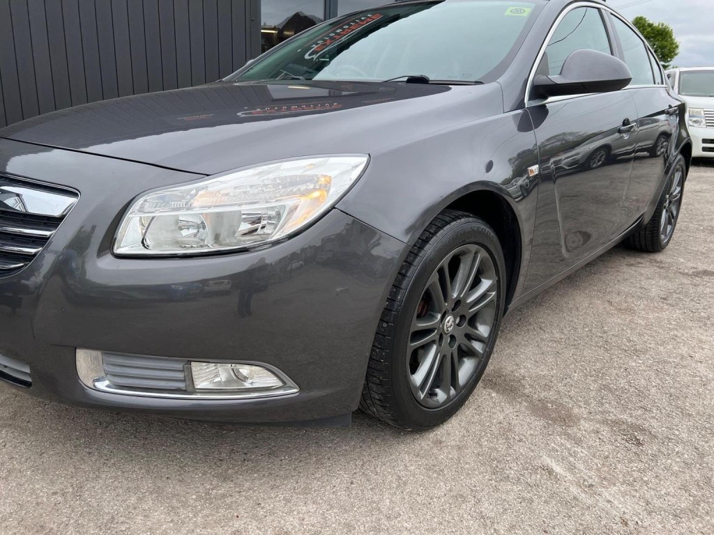 VAUXHALL INSIGNIA
