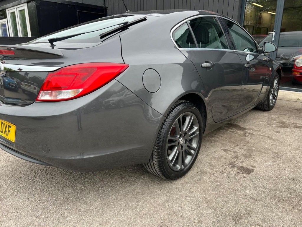 VAUXHALL INSIGNIA