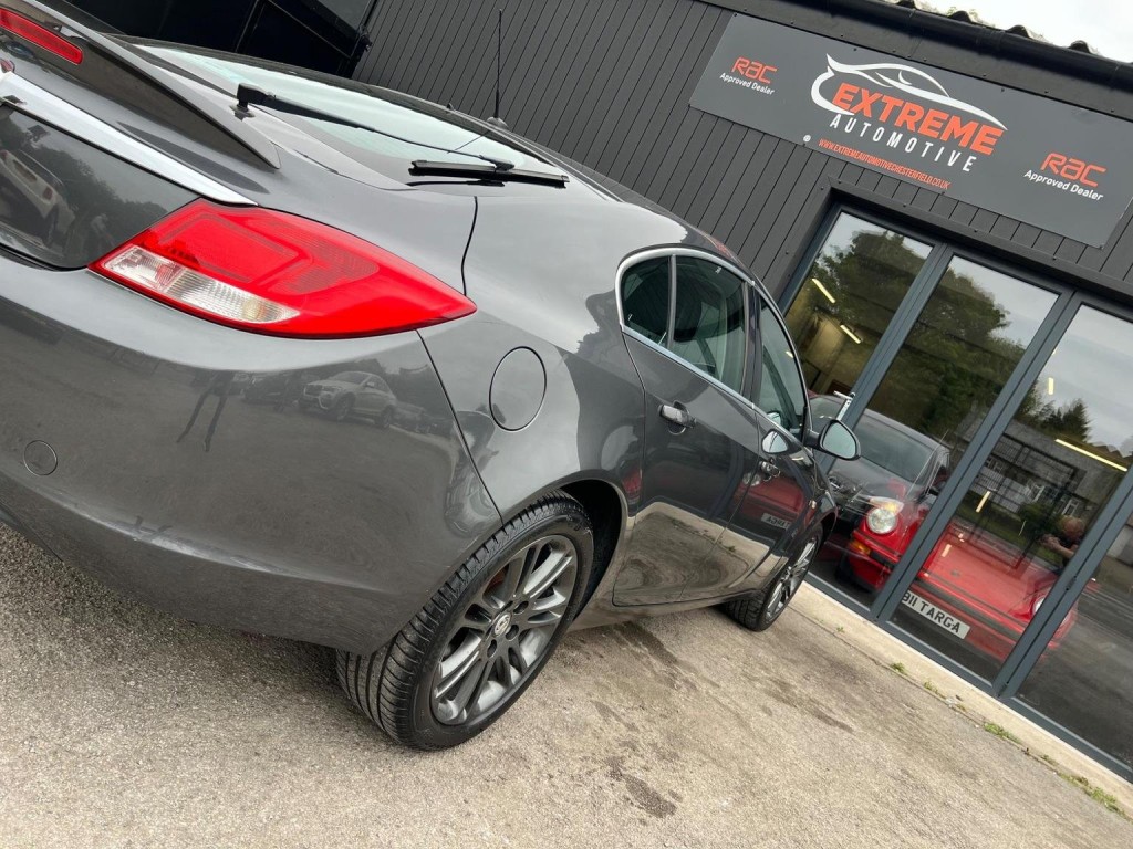 VAUXHALL INSIGNIA