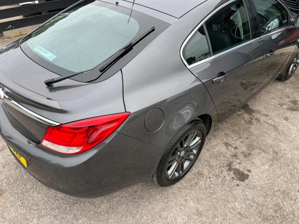 VAUXHALL INSIGNIA
