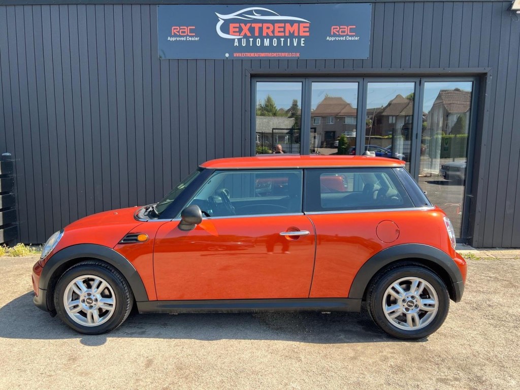MINI HATCH