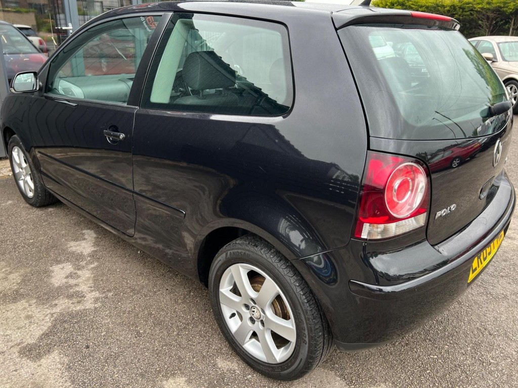 VOLKSWAGEN POLO