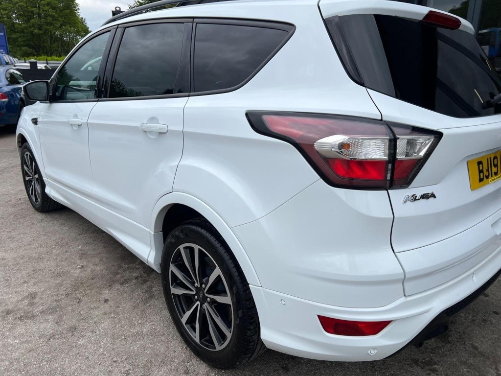 FORD KUGA