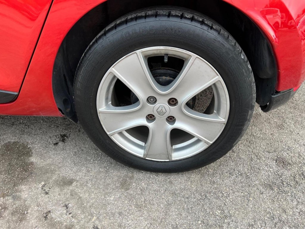 RENAULT CLIO