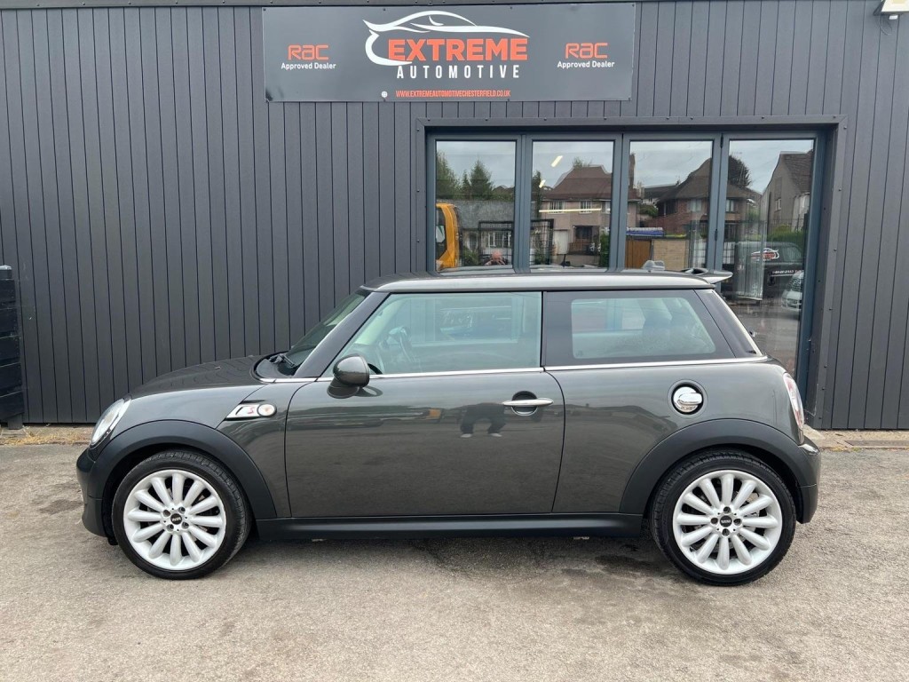 MINI HATCH
