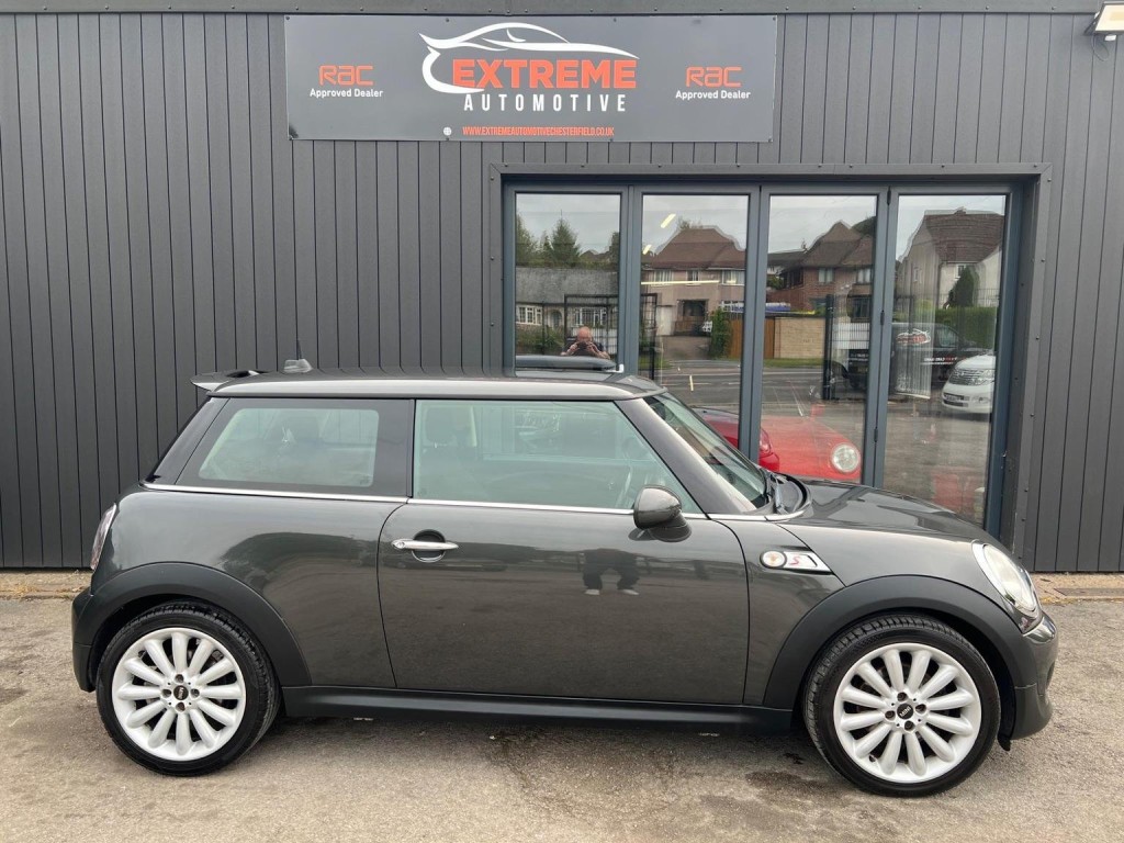 MINI HATCH
