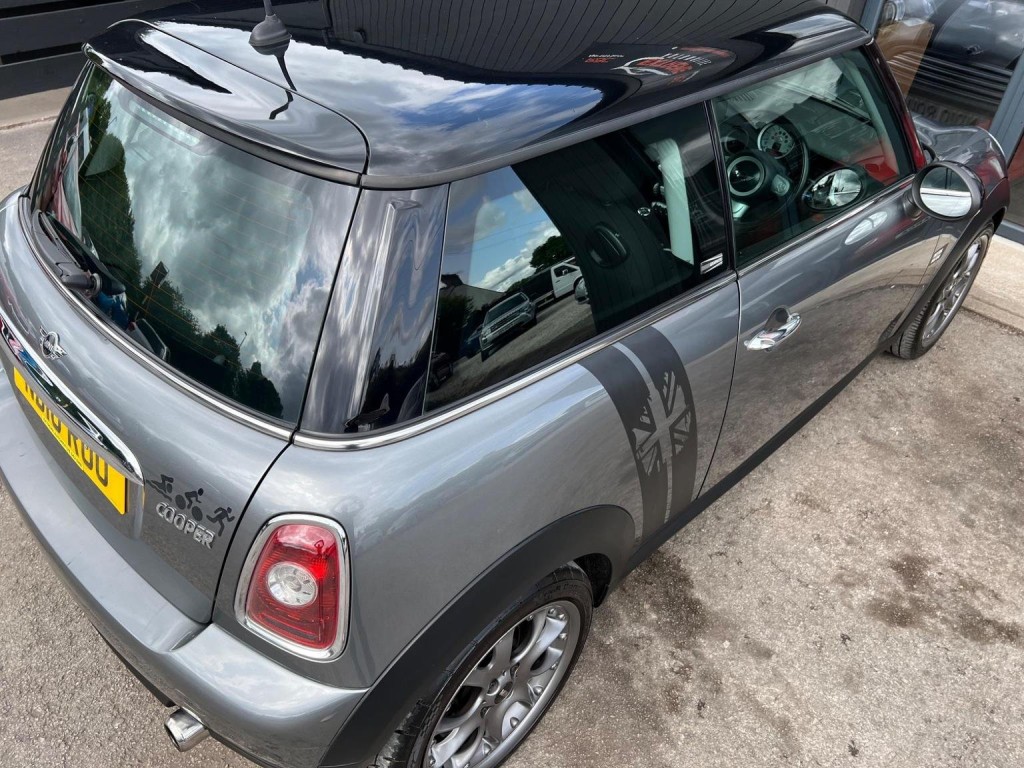 MINI HATCH