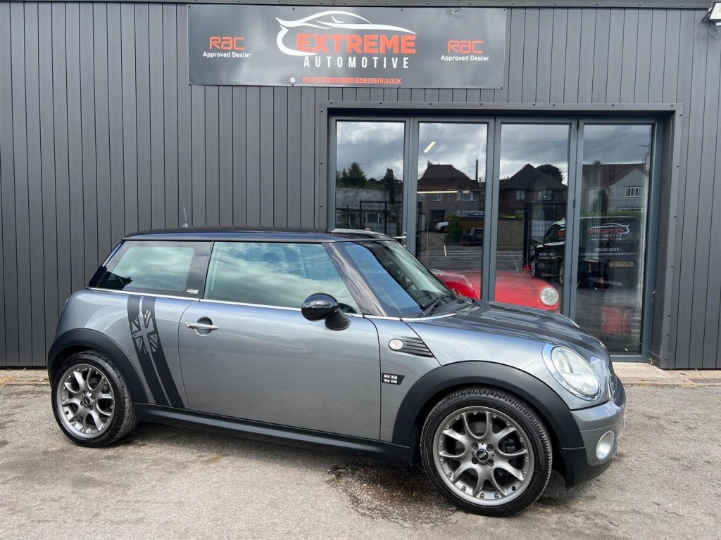 View MINI HATCH 1.6 Cooper Graphite Euro 5 3dr