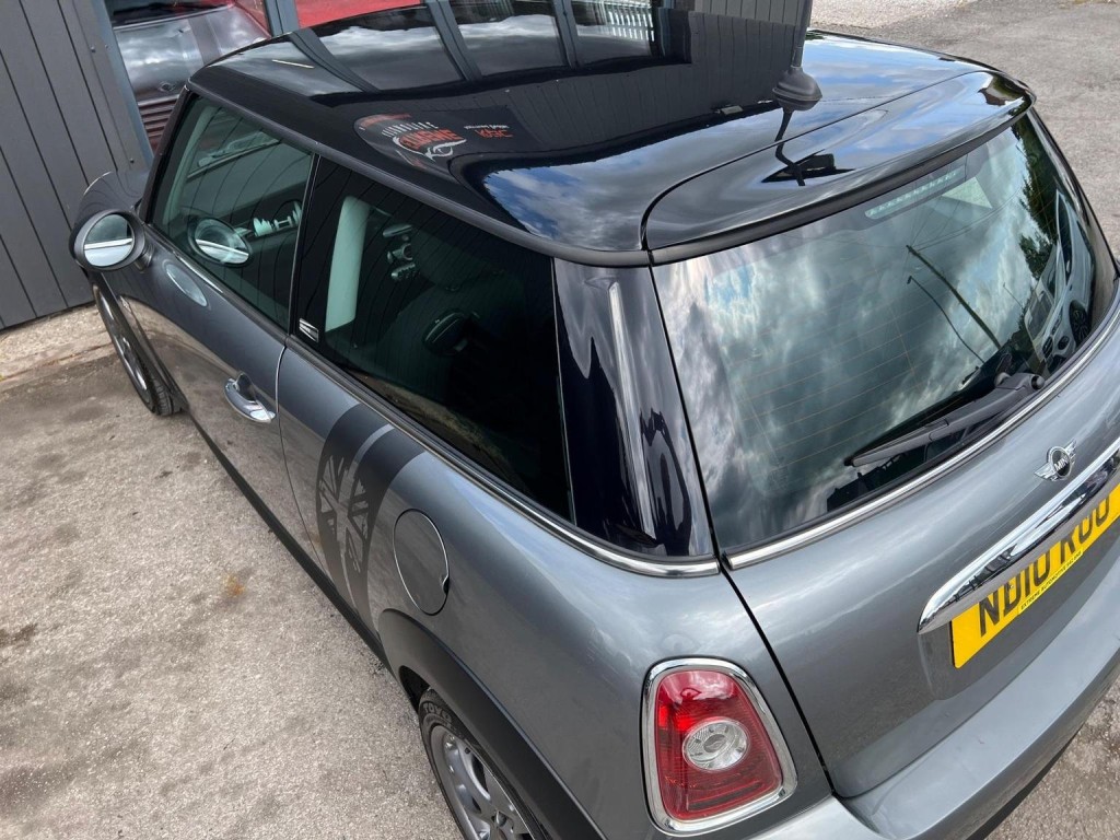 MINI HATCH