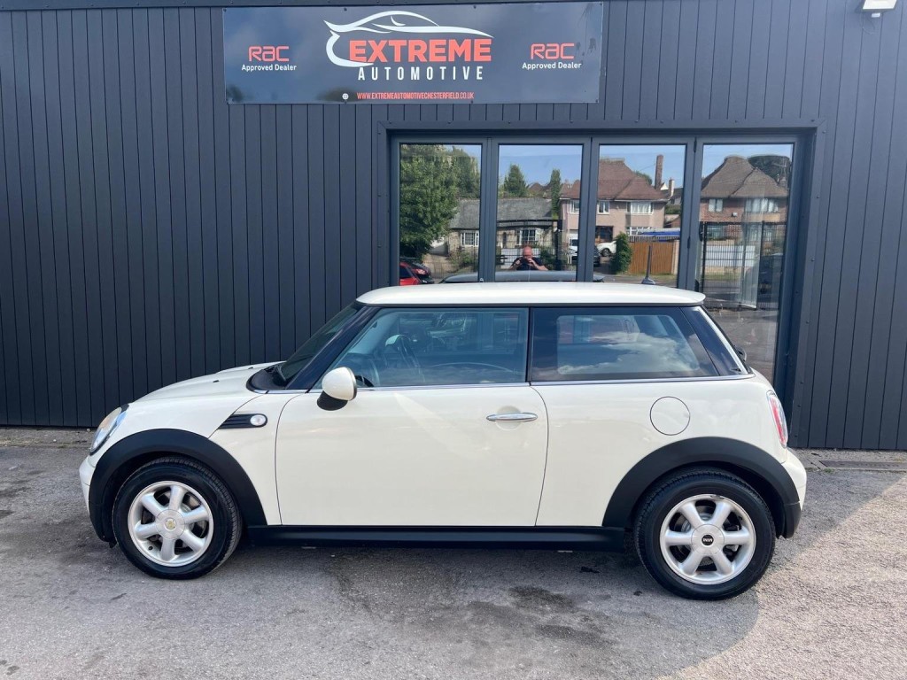 MINI HATCH