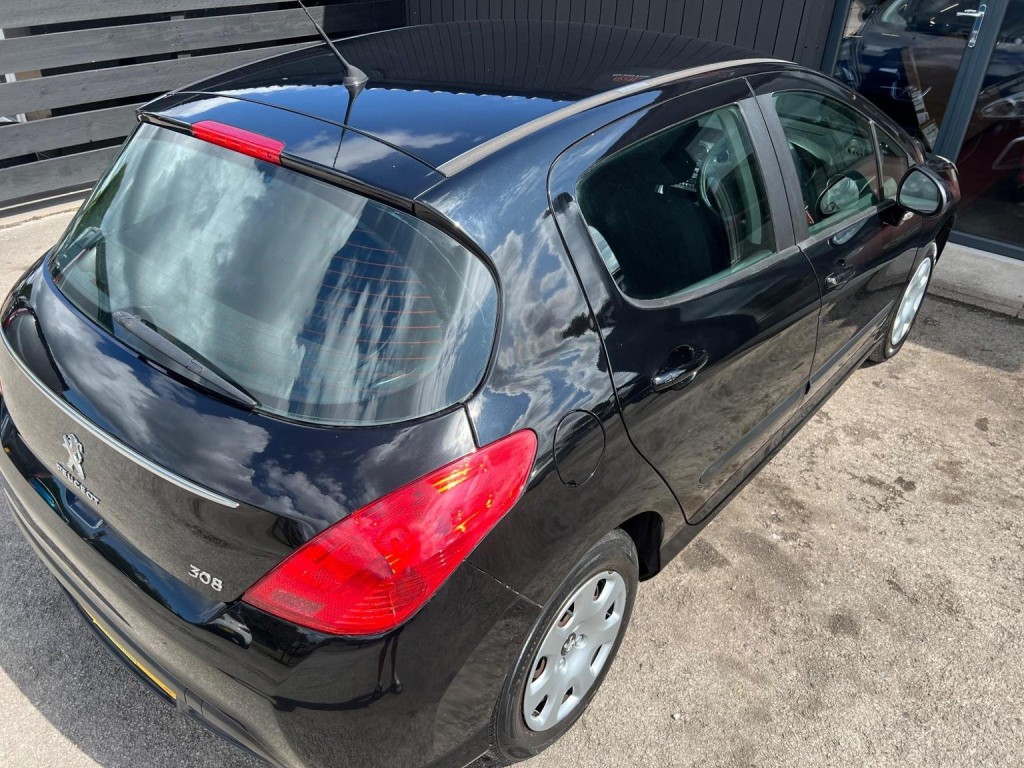 PEUGEOT 308