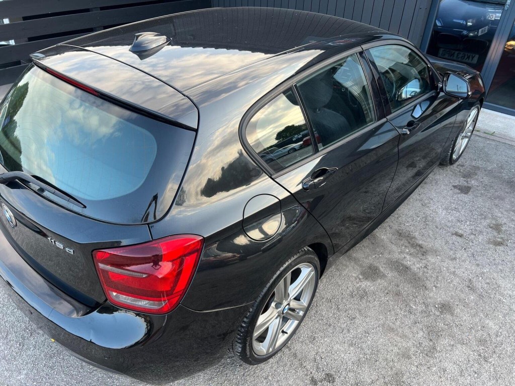 BMW 1 SERIES