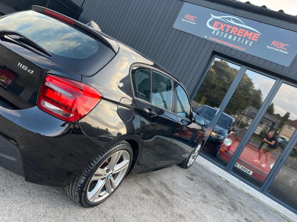 BMW 1 SERIES
