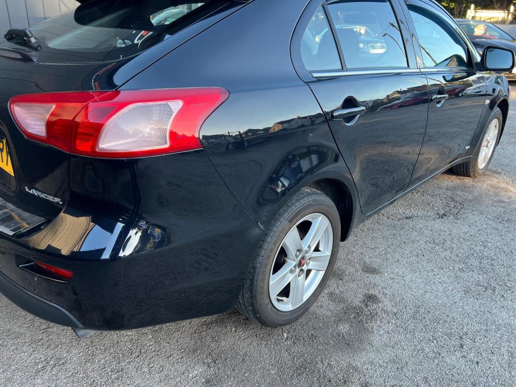 MITSUBISHI LANCER
