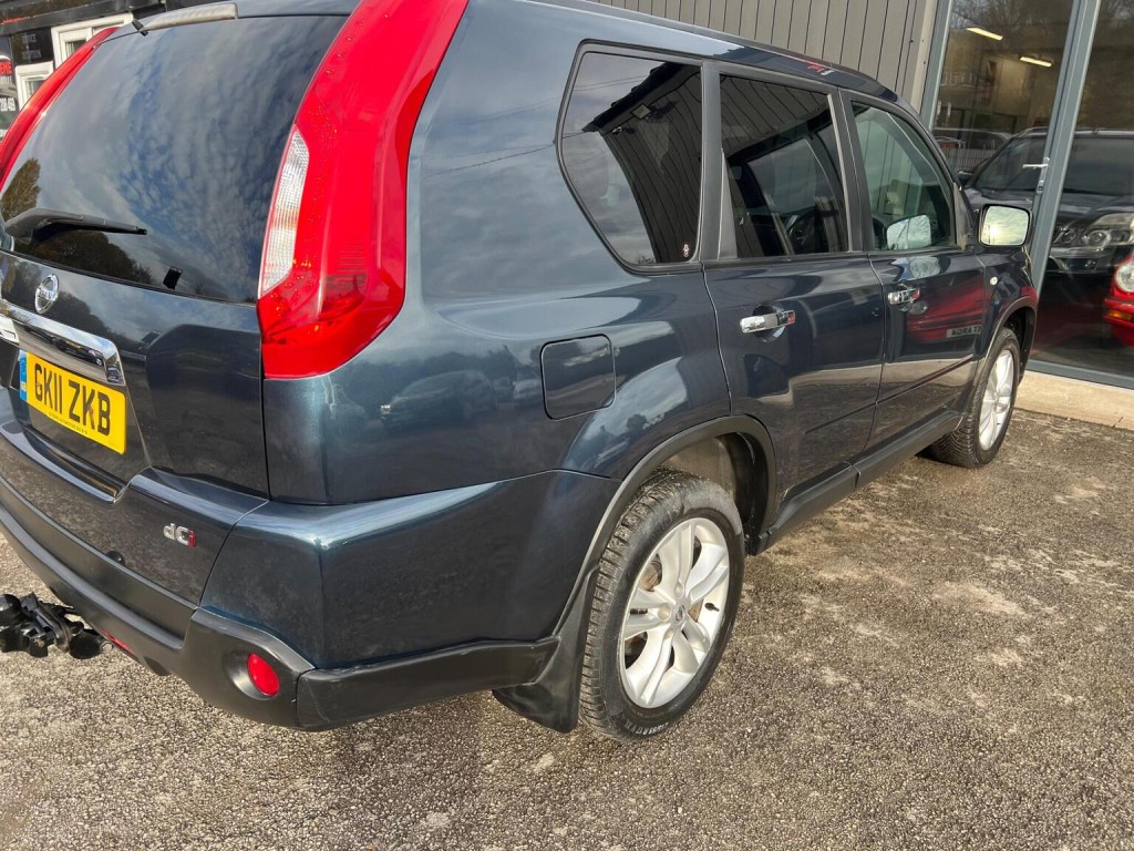 NISSAN X-TRAIL