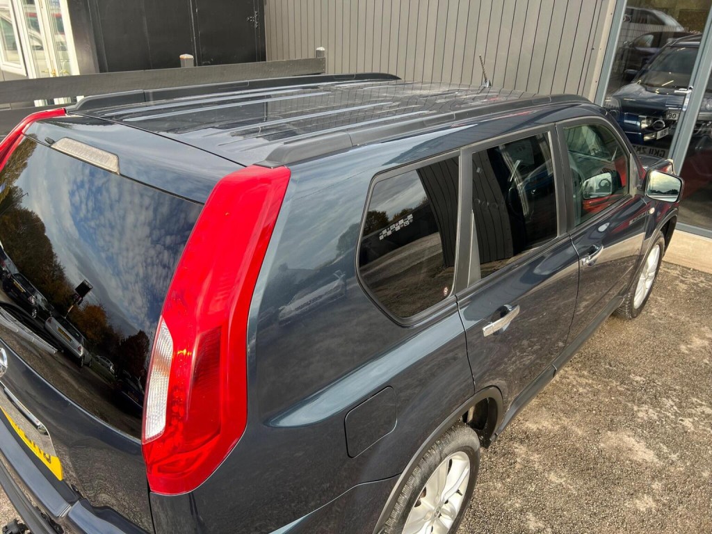 NISSAN X-TRAIL