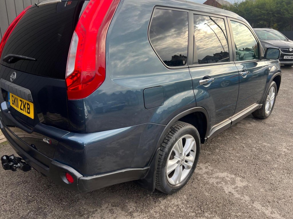 NISSAN X-TRAIL