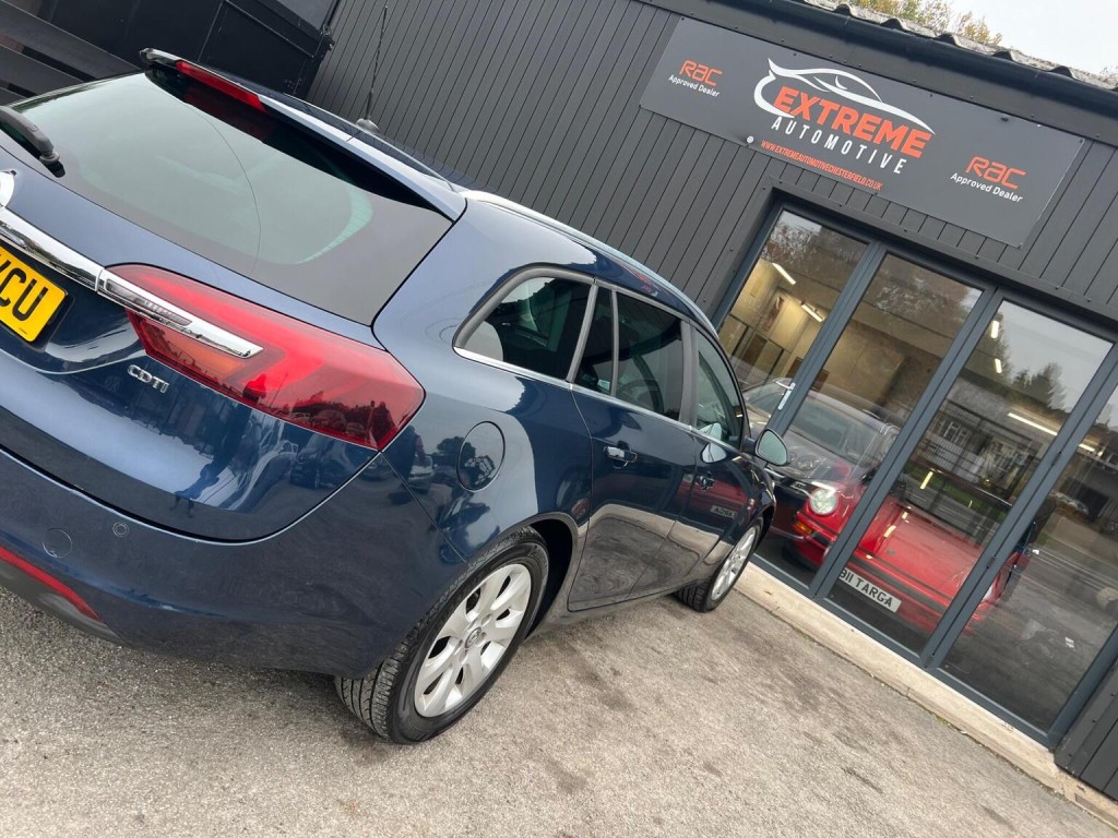 VAUXHALL INSIGNIA