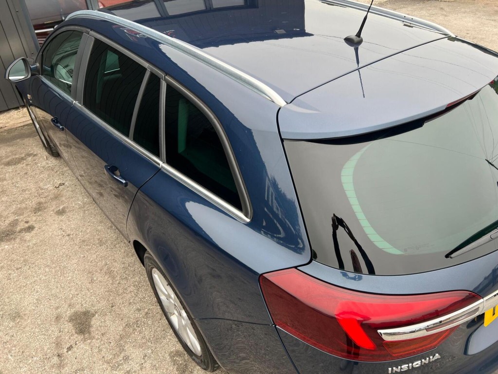 VAUXHALL INSIGNIA