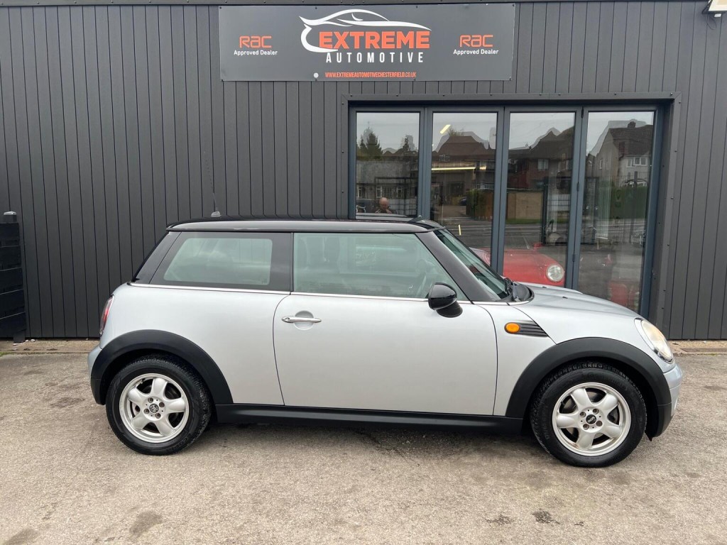 MINI HATCH