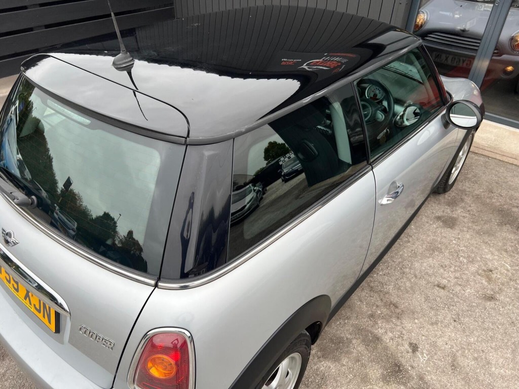 MINI HATCH