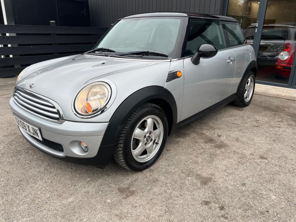 MINI HATCH