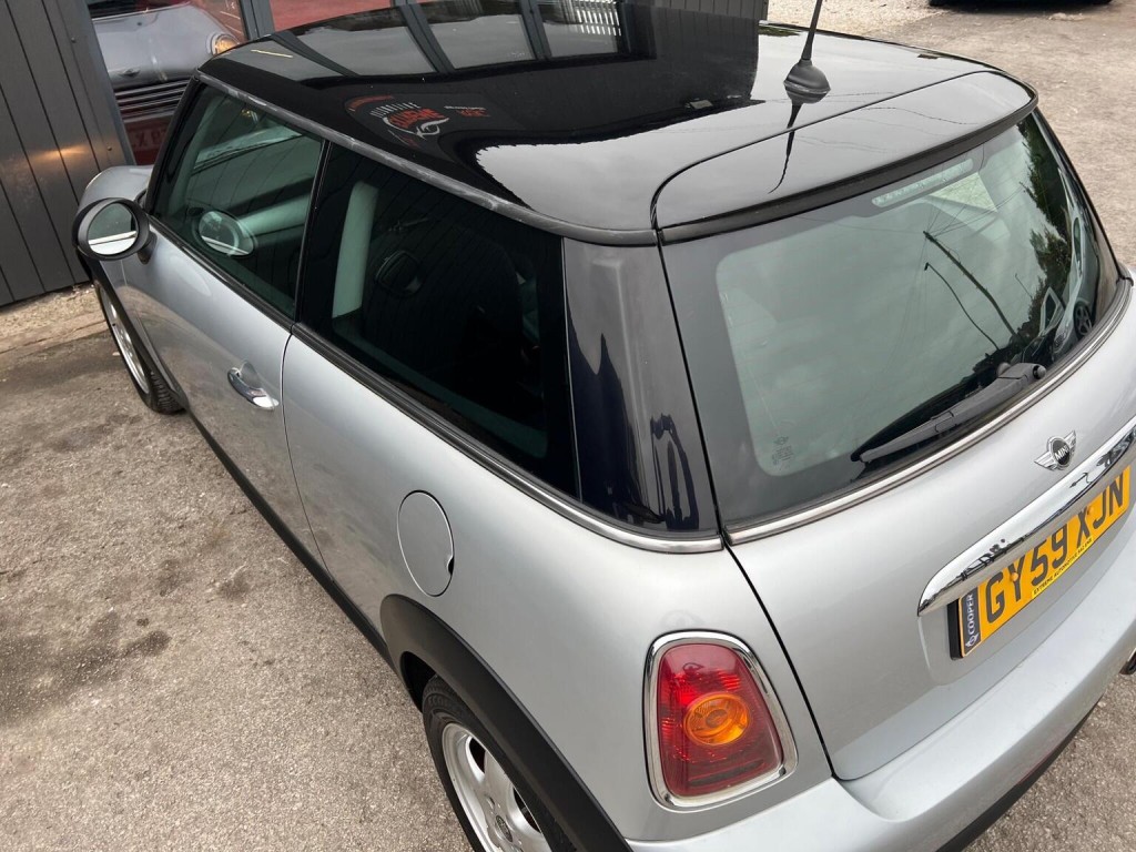 MINI HATCH