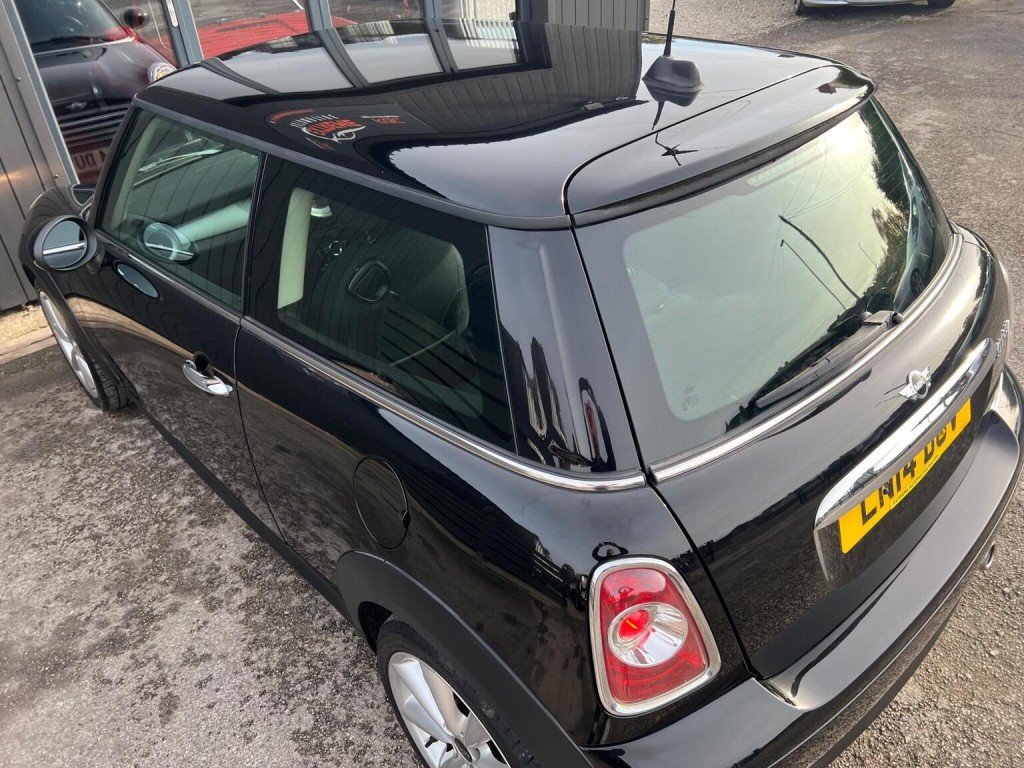 MINI HATCH